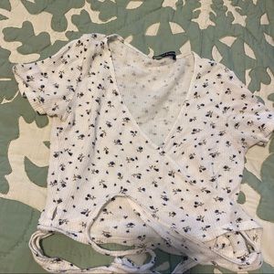 BRANDY MELVILLE WRAP TOP